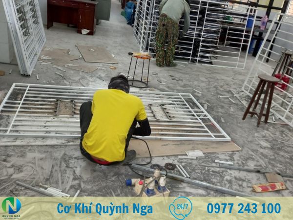 gia công bông gió cửa sổ đẹp